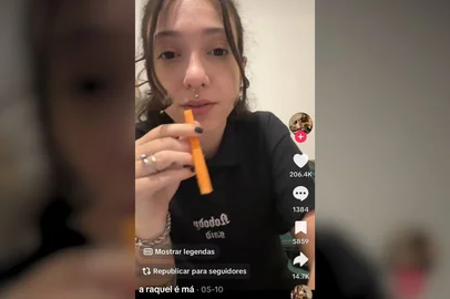 TikTok @raquelema