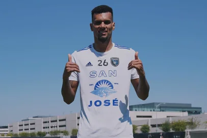 Rodrigues, zagueiro ex-Grêmio