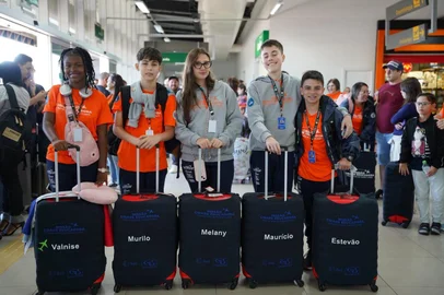 Alunos da rede municipal de Passo Fundo embarcam para Missão Cidade Educadora na Colômbia