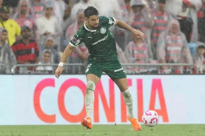 Cesar Greco / Palmeiras,Divulgação O jogador Flaco López, da SE Palmeiras, em jogo contra a equipe do CR Flamengo, durante partida válida pela vigésima nona rodada, do Campeonato Brasileiro, Série A, no Estádio do Maracanã. (Foto: Cesar Greco/Palmeiras/by Canon)<!-- NICAID(16164116) -->