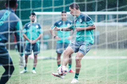 Juventude<!-- NICAID(16221093) -->