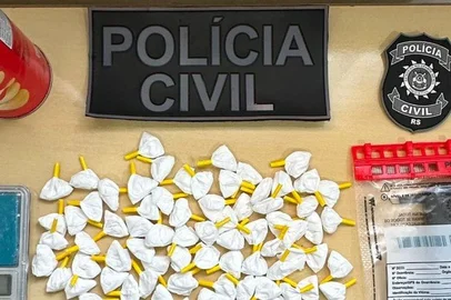 Operação prende oito suspeitos de integrar esquema de tele-entrega de drogas no Cassino