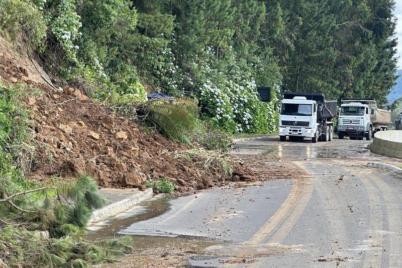 Obras de melhorias começam a ser feitas em bairro atingido pelas chuvas, em Gramado<!-- NICAID(15613327) -->