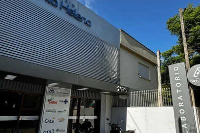Laboratório Santa Helena<!-- NICAID(16363050) -->