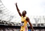 Campeão olímpico, Noah Lyles responde provocações de astro da NFL: "Está querendo aparecer"