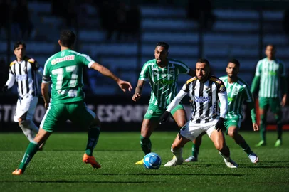 CAXIAS DO SUL, RS, BRASIL, 15/07/2023. Juventude x ABC, jogo válido pela 17º rodada da Série B do Campeonato Brasileiro, no Estádio Alfredo Jaconi. (Bruno Todeschini/Agência RBS)Indexador: BTK<!-- NICAID(15483665) -->