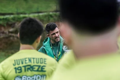 Treino do Juventude para a Série B 2026. Na foto, o técnico Maurício Barbieri.<!-- NICAID(16384509) -->