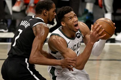 NBA, GIannis Antetokounmpo x Kevin Durant