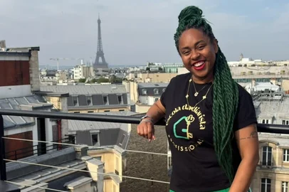 a empreendedora gaúcha Gabriela Valente, moradora da Restinga, em Porto Alegre, apresentou o projeto Diáspora Poderosa, em Paris<!-- NICAID(16329691) -->