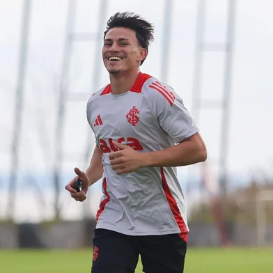 Mostrnado recuperação, Bernabei participa de treino do Inter<!-- NICAID(16057373) -->