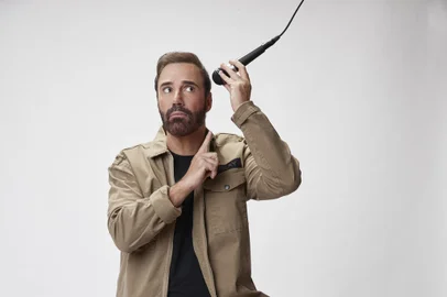 Diogo Portugal desembarca em Caxias do Sul para stand-up "Burrice Artifícial", nesta segunda-feira (6).<!-- NICAID(15859971) -->