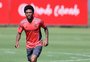 Por desgaste, Gabriel Mercado e Luiz Adriano desfalcam o Inter na estreia no Brasileirão