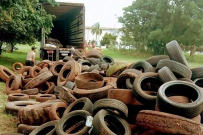 Pneus em campanha em Santiago