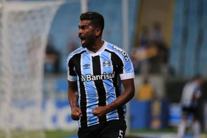 PORTO ALEGRE, RS, BRASIL - 02.12.2021 - O Grêmio recebe o São Paulo na Arena, em jogo válido pela 35ª rodada do Brasileirão 2021. (Foto: André Ávila/Agencia RBS)<!-- NICAID(14957670) -->