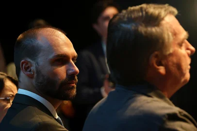 POSSE EDUARDO BOLSONAROPOSSE EDUARDO BOLSONAROBrasília/ DF 13-11-2024 - POSSE EDUARDO BOLSONARO - O Presidente de Honra do Partido Liberal, Jair Bolsonaro, o Deputado Filipe Barros, durante cerimônia de posse do novo Secretário Nacional de Relações Institucionais e Internacionais do Partido Liberal, Deputado Eduardo Bolsonaro, realizada no Complexo Brasil 21 em Brasíla/ DF . Foto.: Beto Barata/ PLLocal: BrasÃ­liaIndexador: Beto BarataFotógrafo: FotÃ³grafo<!-- NICAID(16106135) -->