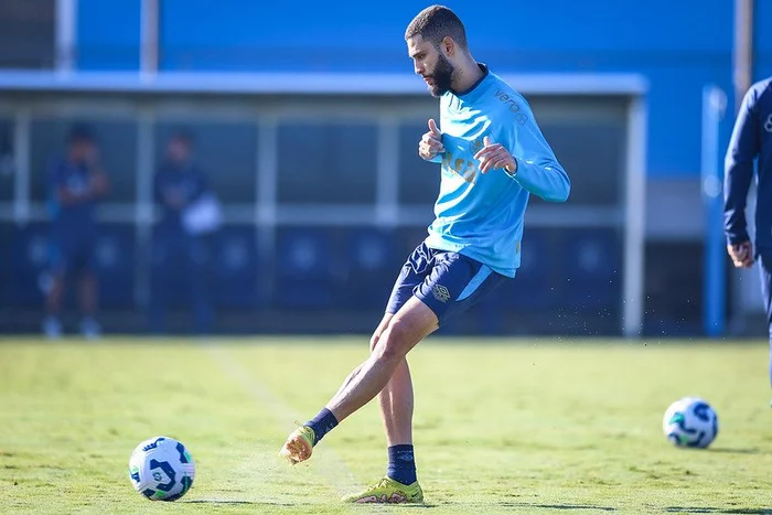 (LUCAS UEBEL/GREMIO FBPA)