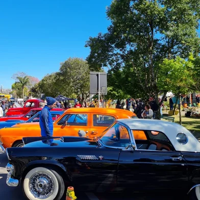 Com show da Ultramen, evento de veículos antigos ocorre neste domingo em Bento Gonçalves.<!-- NICAID(16137587) -->