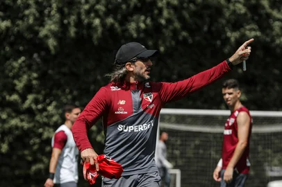 Luis Zubeldía<!-- NICAID(16130759) -->