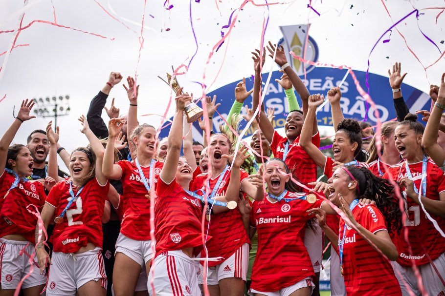 Inter volta a vencer o Santos e conquista título do Brasileirão