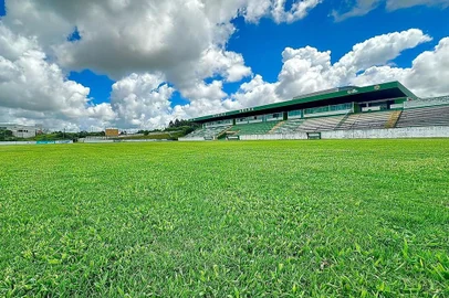 O gramado da Arena B&8, do SC Gaúcho, está passando por reforma.<!-- NICAID(15657285) -->