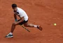 Com vitória fácil sobre italiano, Carlos Alcaraz inicia defesa do título de Roland Garros