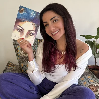 Bailarina Luísa Fedrizzi explora vivências femininas em livro de estreia<!-- NICAID(16344525) -->