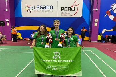 Na última competição de 2022, clube caxiense retornou do Peru com três pratas e um bronze do Sul-Americano de badminton<!-- NICAID(15299323) -->