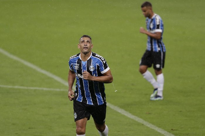 Veja os desfalques e as dúvidas do Grêmio para enfrentar o Coritiba