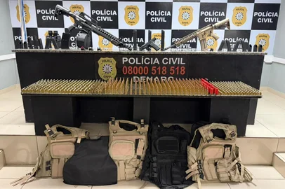 policia civil apreende drogas e armas em operação<!-- NICAID(16249316) -->