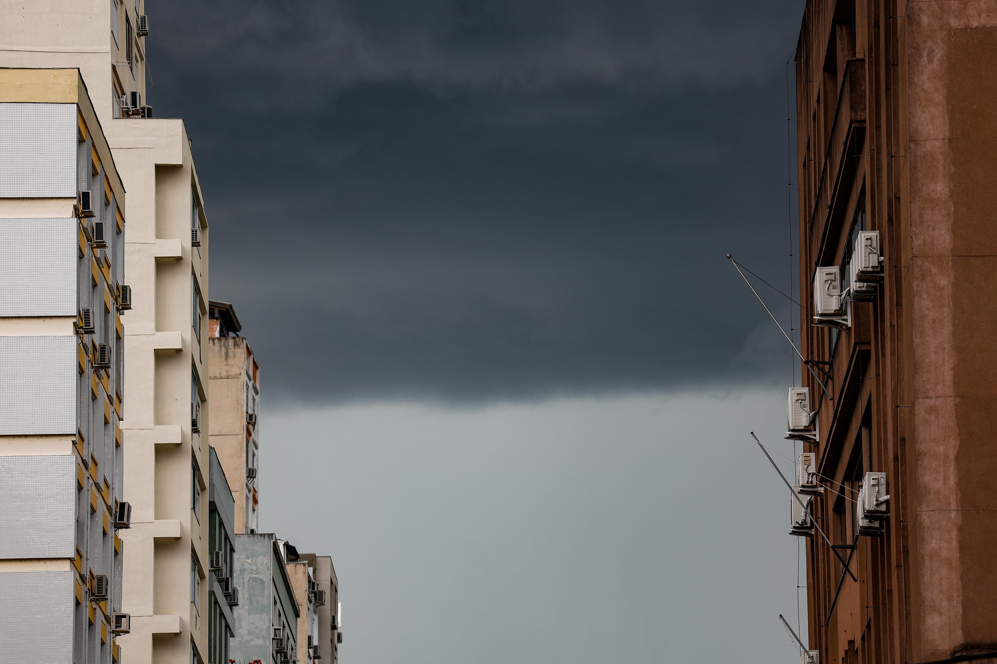 Assim como no Natal, chuva e calor dever&atilde;o marcar o Ano-Novo no Rio Grande do Sul e Santa Catarina
