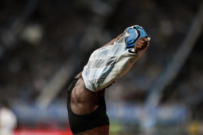 PORTO ALEGRE, RS, BRASIL, 05-11-2025:Grêmio x Cruzeiro. O duelo é válido pela 32ª rodada do Campeonato Brasileiro. Foto: Renan Mattos / Agência RBS<!-- NICAID(16161839) -->