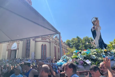 Chegada da Santa na igreja de Nossa Senhora dos Navegantes<!-- NICAID(15967467) -->
