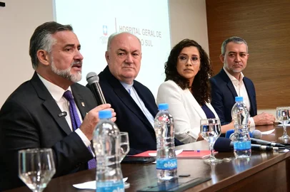 Coletiva de imprensa com o ministro-chefe da Secretaria de Comunicação Social, Paulo Pimenta, no Hospital Geral<!-- NICAID(15679861) -->