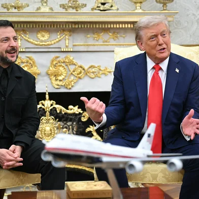 Ukrainian President Volodymyr Zelensky and US President Donald Trump participate in a meeting in the Oval Office of the White House in Washington, DC, on August 18, 2025. European leaders join Ukrainian President Volodymyr Zelensky in talks with US President Donald Trump on August 18, as they try to find a way to end Russia's offensive. The leaders heading to Washington on Monday to appear alongside Zelensky call themselves the "coalition of the willing." (Photo by Mandel NGAN / AFP)<!-- NICAID(16104119) -->