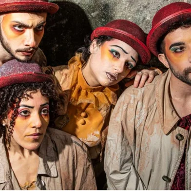 Enquanto Esperamos, da Cia H Dança<!-- NICAID(15949043) -->