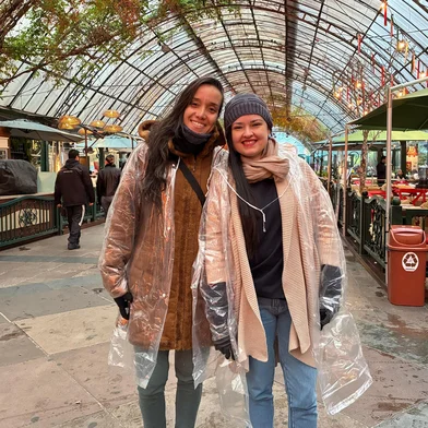 As cariocas Natália Santiago Câmera, 38 anos, e Natália Monteiro Silva, 36, não sabiam que faria tanto frio nesta semana no RS quando programaram a viagem. O casal está em Gramado desde terça-feira e precisou remarcar alguns eios por causa da chuva. Elas retornam ao Rio de Janeiro no domingo. <!-- NICAID(16048203) -->