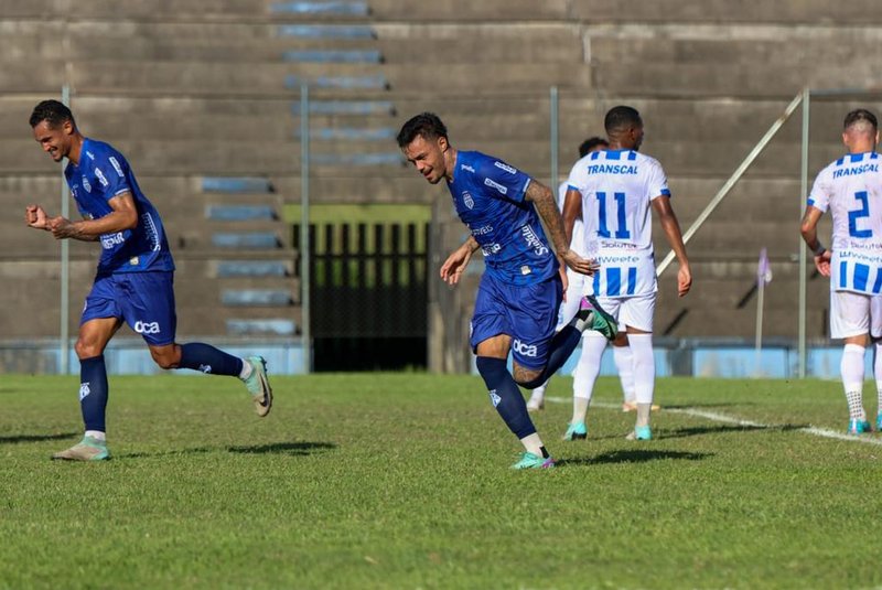 Em Cachoeirinha, Esportivo derrotou o Cruzeiro por 1 a 0, gol do zagueiro Kelvin.<!-- NICAID(15740927) -->