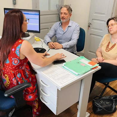Na tarde desta terça-feira, 5 de novembro, a secretária da Cultura de Caxias do Sul, Cristina Nora Calcagnotto, recebeu o presidente do Instituto Quindim, Volnei Canonica, e a coordenadora do Atelier, Priscila Weber, em uma reunião que abordou possibilidades para uma parceria entre o poder público e o Instituto, visando garantir a continuidade de suas atividades.<!-- NICAID(15907773) -->