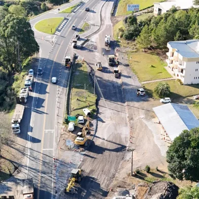 Desvio de trânsito será liberado neste domingo em trecho da obra de duplicação da RS-453 entre Farroupilha e Garibaldi. Na foto, imagem das obras na sexta-feira<!-- NICAID(16329604) -->