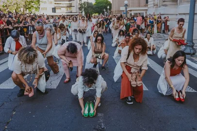 Marcha contra o feminicídio em Porto Alegre<!-- NICAID(16181872) -->