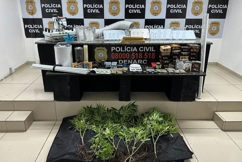 Tele-entrega de drogas desarticulada pelo Denarc<!-- NICAID(15614983) -->