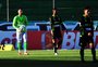 Goleiro Pegorari não treina e é dúvida no Juventude para encarar o Palmeiras