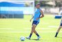 Atacante promessa da base do Grêmio é relacionado pela primeira vez por Gustavo Quinteros