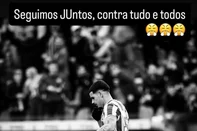 Jogadores do Juventude se manifestam contra arbitragem do jogo com o São Bernardo.<!-- NICAID(16385686) -->