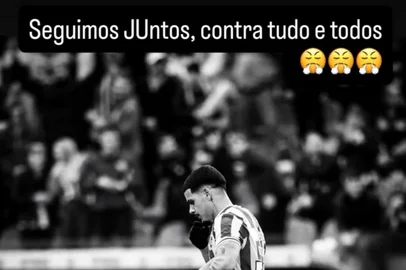 Jogadores do Juventude se manifestam contra arbitragem do jogo com o São Bernardo.<!-- NICAID(16385686) -->