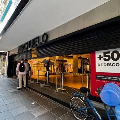 Riachuelo veja loja no centro de Porto Alegre<!-- NICAID(15363214) -->