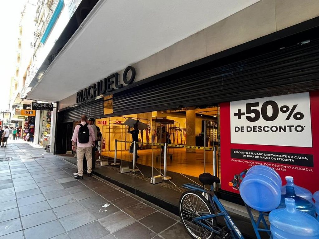 Rede com 396 lojas fecha unidade no centro de Porto Alegre