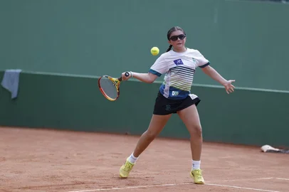 Gaúcha Valentina Britto é convocada para Seleção Brasileira de Tênis. Torneiro Sul-Americano da categoria de 12 anos acontece entre 23 e 30 de junho<!-- NICAID(16036644) -->