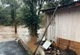 Temporal provoca alagamentos, bloqueia ruas e tira famílias de casa em Passo Fundo