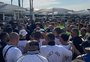Torcida entra no CT do Vasco, próximo adversário do Grêmio; Diniz, Pedrinho e jogadores são cobrados